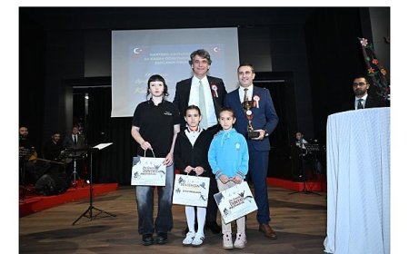 24 Kasım Öğretmenler Günü Kartepe’de Coşkuyla Kutlandı