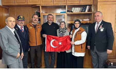 Konya Büyükşehir Öğretmenler Günü’nde Şehit Öğretmenleri Unutmadı