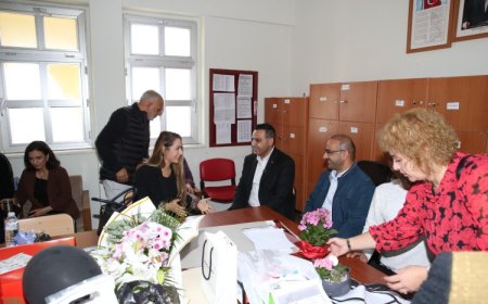 İzmir Çiğli’de Öğretmenler Günü fidanlarla kutlandı