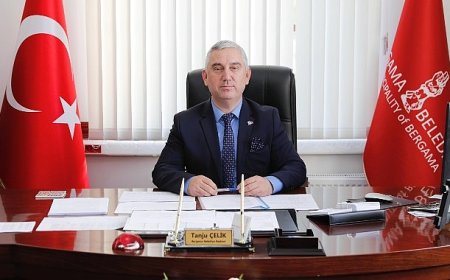 “Öğretmenlerimiz Geleceğimizin Mimarıdır”