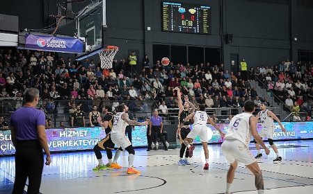 Büyükşehir, Zirve Yarışında “Buradayım” Dedi