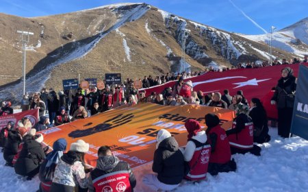 Palandöken’de ‘Şiddete Karşı Tek Yürek’… Kadınlar ön saflarda yürüdü