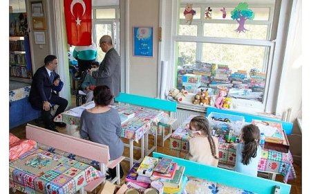 İzmir İl Milli Eğitim Müdürü Hastanedeki Öğrencilerle Buluştu