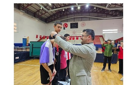 Gölcük’te Atatürk Haftası Masa Tenisi Turnuvası Sona Erdi