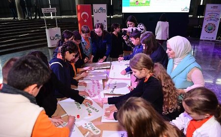 Osmangazi’de Çocuk Hakları Günü Renkli Pankartlarla Kutlandı