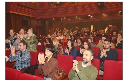 Şehir Tiyatroları’nın Büyük İlgi Gören Oyunu “Köpek Kalbi” Bursa’da Seyirciyle Buluştu