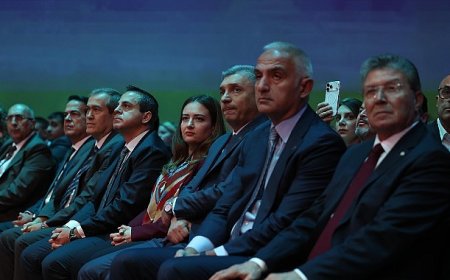 Başkan Vekili Özdemir Resort Turizm Kongresi’ne katıldı