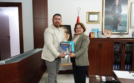 Aydın Büyükşehir Gazeteciler Cemiyeti Yönetimi, Başkan Hatice Gençay’ı Ziyaret Etti