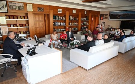 Başkan Topaloğlu’na antrenör ve sporculardan ziyaret