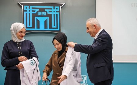 Geleceğin Hekimi Tıp Fakültesi 1. Sınıf Öğrencileri Beyaz Önlüklerini Giydi