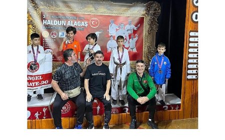 Kemer Belediyesi Karate Takımından 9 madalya