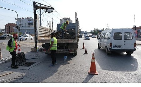 ASAT, Kepez’de yağmursuyu hatlarını temizliyor