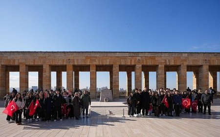 Öğrenciler istedi, Maltepe Belediyesi Anıtkabir’e götürdü