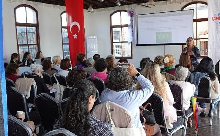 İzmir, kadınların katılımıyla güçleniyor