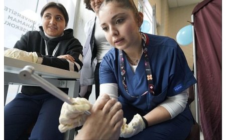 Podoloji Bölümü Öğretim Elemanları ve Öğrencilerinden Dünya Diyabet Günü’nde Tarama Seferberliği