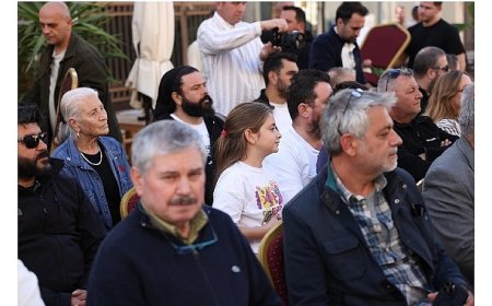 Çeşme Belediyesi, Balıkçılar ve Terziler Sokağı yenileme projesini esnafla paylaştı