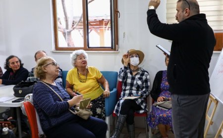60 yaş üstü bireyler dijital çağa adım atıyor