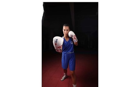 Ayşen, Riyad’da şanlı bayrağımızı göndere çekti