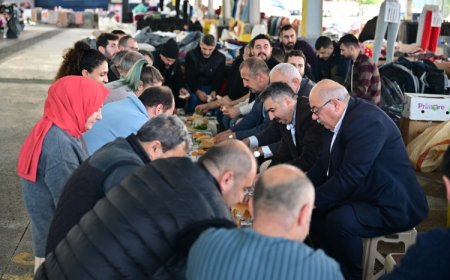 Bursa Yıldırım’da Başkan Yılmaz pazar esnafıyla buluştu