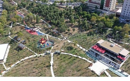 Bağcılar, Millet ve Mahalle Bahçeleriyle donatılıyor