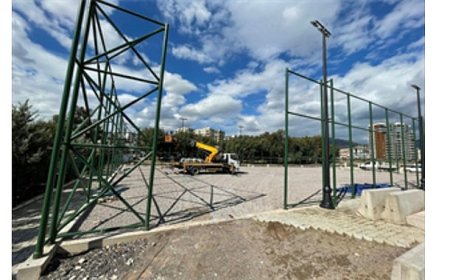 Büyükşehir’den gençlere beş yeni halı saha