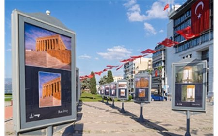 Gazeteci Korcan Karar’ın “Anıtkabir” sergisi İzmir’de açıldı