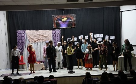 Kartepe Belediyesi’nden Tiyatro Ziyafeti