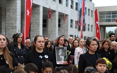 Nilüfer, Ata’sını Cumhuriyet Meydanı’nda andı