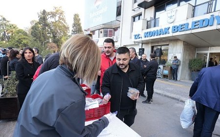 Konak’ta Atatürk sonsuz özlem ve saygıyla anıldı