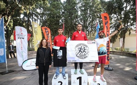 Karşıyaka’da 1500 kişi Ata’dan Ana’ya koştu!