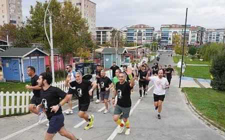 Yüzlerce Kişi Ata’ya Saygı İçin Koştu