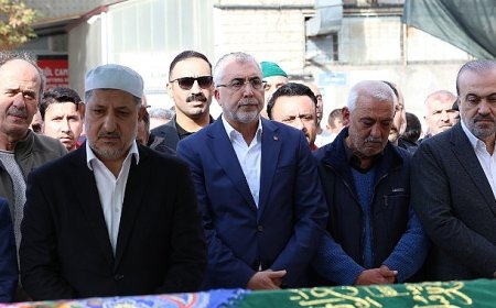 Yangında hayatını kaybedenler son yolculuğa uğurlandı