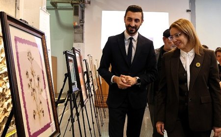 “Kağıtta Açan Çiçekler” sanatseverleri bekliyor