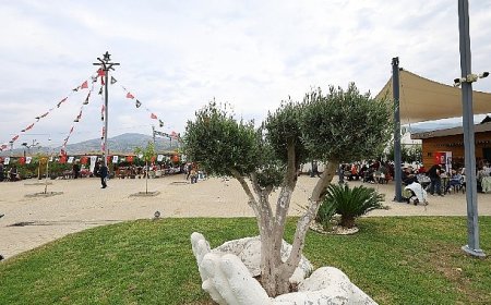 Yazar Yekta Kopan Efes Tarlası Yaşam Köyü’nde okurlarıyla buluşuyor