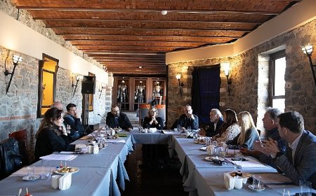 İzmir Şehir Tiyatroları Danışma Kurulu toplandı