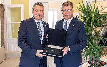 Başkan Tugay Kazakistan heyetini ağırladı