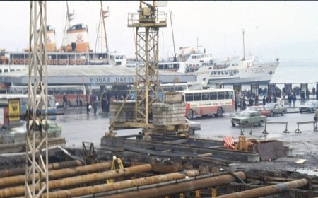 Çalışmalarında insan hikâyelerine odaklanan fotoğrafçı ve foto muhabiri Yıldız Çelik’in arşivi Salt Araştırma’da çevrimiçi erişime açıldı
