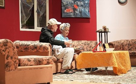 “Babam Geri Döndü” tiyatro oyunu Keçiören’de büyük ilgi gördü