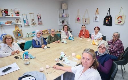 Bucalı kursiyerlerden minik savaşçılara destek