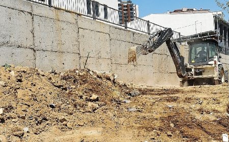 Karşıyaka’da yol bakım çalışmaları hız kesmiyor