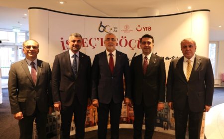 Bakan Işıkhan, İsveç’te Türk gurbetçilerle buluştu