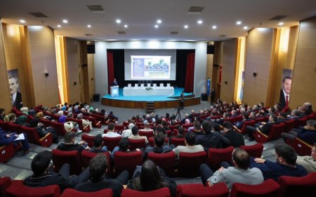 Sakarya’da Başkan Alemdar, İl Danışma Meclisi’nde hizmetleri anlattı