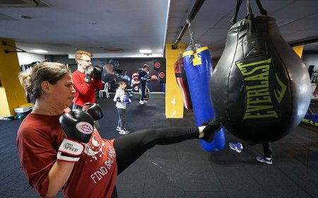 Bucalı kadınlar şiddete karşı kick boks öğreniyor