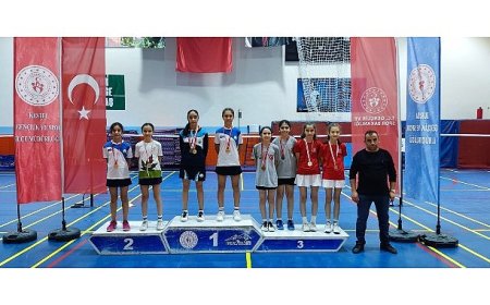 Osmangazili Badmintoncular Madalyaya Doydu