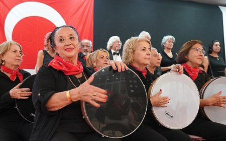 Seferihisar’da 29 Ekim Cumhuriyet Balosu’nda coşku dolu gece