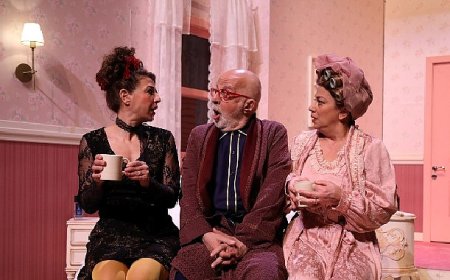 Şehrin Tiyatrosu “Yatak Odası Komedisi” Oyunuyla Maltepe’de