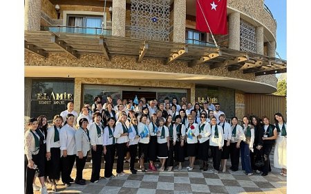 Başkan Topaloğlu Kazakistanlı öğretmenlerle bir araya geldi