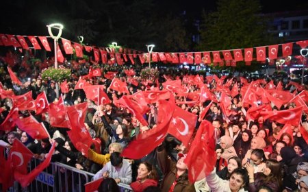 Trabzon sokaklarında Cumhuriyet Bayramı coşkusu