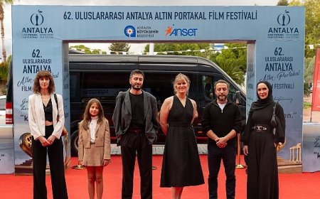 Ulusal Yarışmanın İki Finalisti; “Tavşan İmparatorluğu” ve “Aldığımız Nefes” Antalya’da Seyirciyle Buluştu