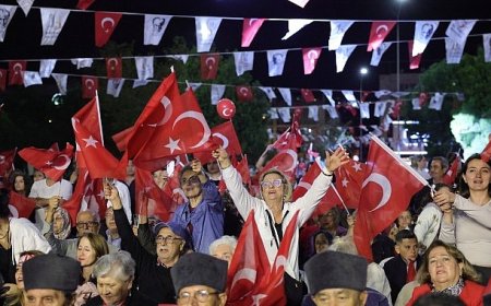 Cumhuriyet’in 102. Yılı Bayraklı’da Coşkuyla Kutlandı